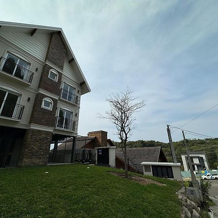 Ipe Amarelo 101 - Ape Novo Gramado Prox Lago Negro Exterior foto